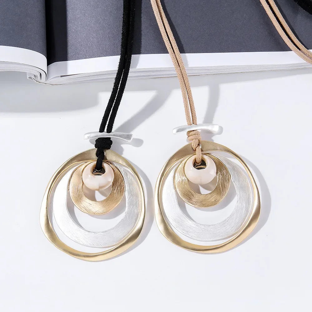 Colar Geométrico, Colar Longo, Acessórios de Moda, Colar Fashion, Joias Femininas, Acessórios Elegantes, Colar Estiloso, Moda Feminina, Colar, Colar Feminino, Colar Feminina, Colar Feminino de Prata, Colar Feminino de Ouro, Colar Feminino Prata, Colar Feminino Ouro, Loja Aiella