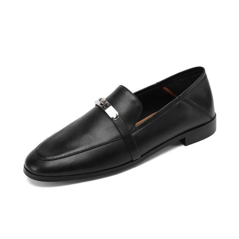 Mocassim de Couro, Sapato Casual, Moda Confortável, Estilo Sofisticado, Calçado Feminino, Conforto e Estilo, Roupas Versáteis, Peça Atemporal, Tendência de Moda, Mocassim Feminino, Design Elegante, Mocassim, Mocassim Feminino, Mocassim Feminina, Sapatos Mocassim Feminino, Mocassim Sapato Feminino, Sapato Mocassim, Mocassim Preto, Loja Aiella
