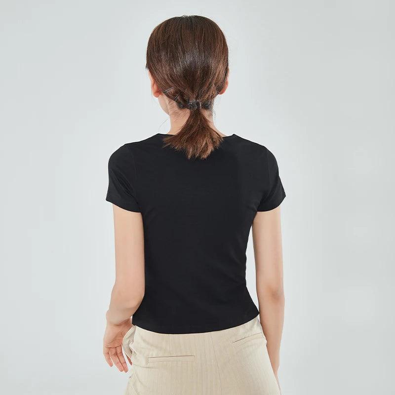 Blusa Básica com Decote Princesa, Guarda-Roupa Feminino, Looks casuais ou elegantes, Conforto e estilo, Blusa versátil Loja Aiella