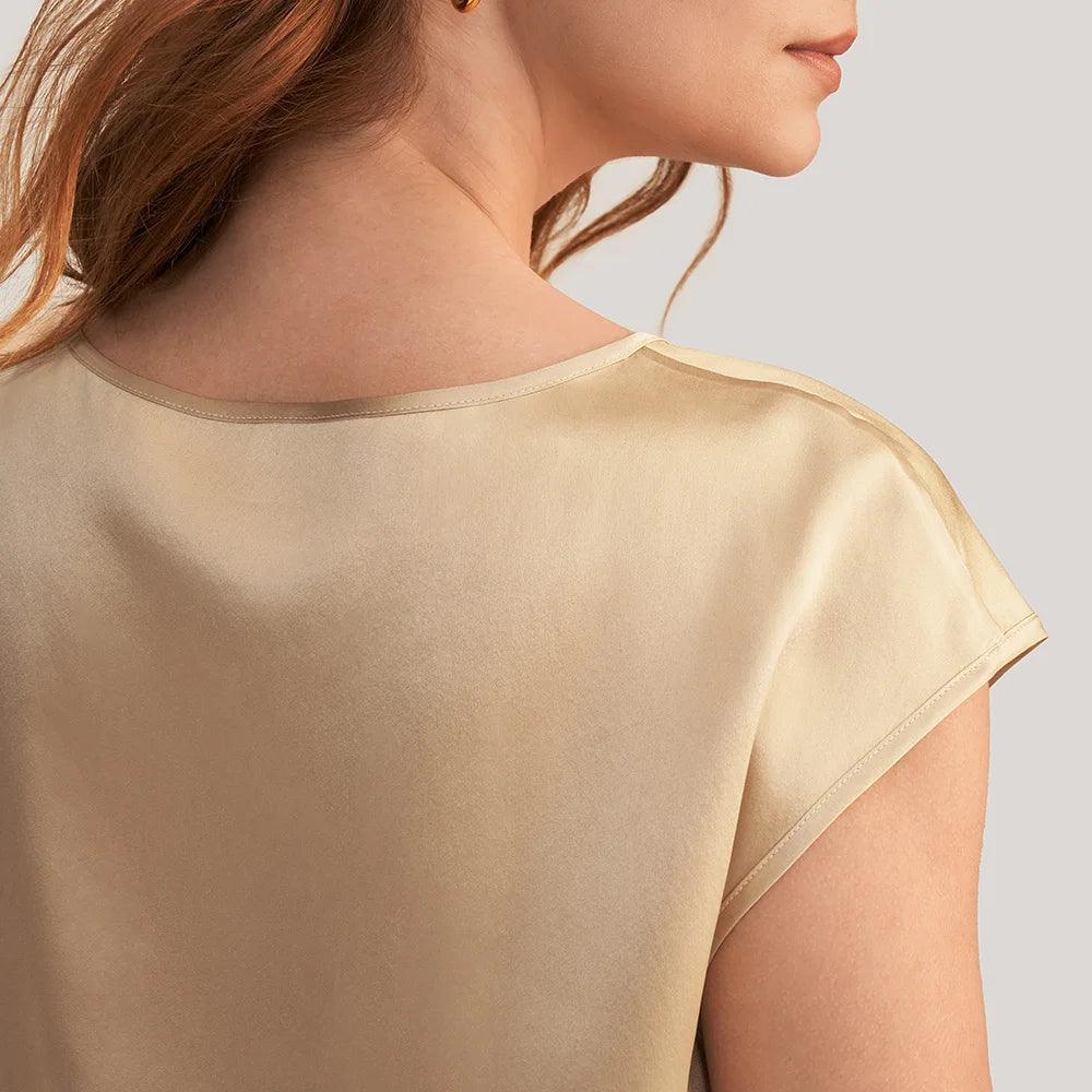 Blusa Momme de Seda, Moda Elegante, Estilo Sofisticado, Roupas Femininas, Conforto e Estilo, Peça Atemporal, Tendência de Moda, Blusa de Seda, Look Casual, Design Luxuoso, Aiella