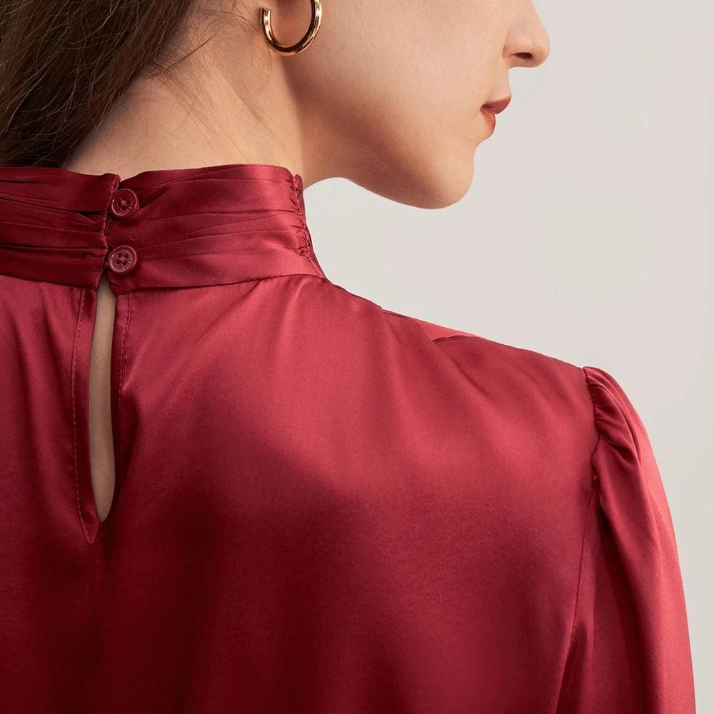 Blusa Seda, Blusa Retrô Gola Alta, Moda Vintage, Estilo Sofisticado, Look Clássico, Roupas Elegantes, Conforto e Estilo, Peça Atemporal, Tendência de Moda, Blusa Feminina, Gola Alta, Camisa de Seda,
Loja Aiella
