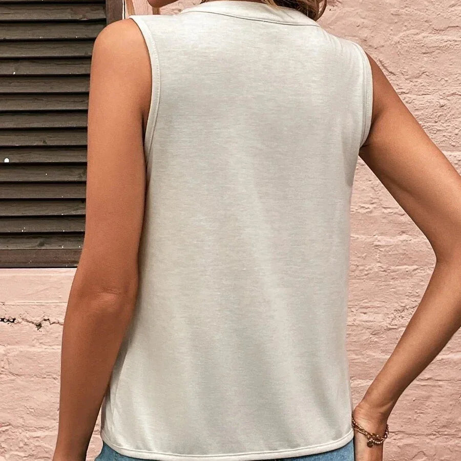 Blusa Regata, Blusa oversized, Moda casual feminina, Estilo elegante, Roupas de verão, Blusa prática, Roupas confortáveis, Moda despojada, Blusa leve, Look casual feminino, Moda para mulheres modernas, Elegância casual, Blusa feminina oversized, Estilo versátil, Blusa solta feminina, Aiella