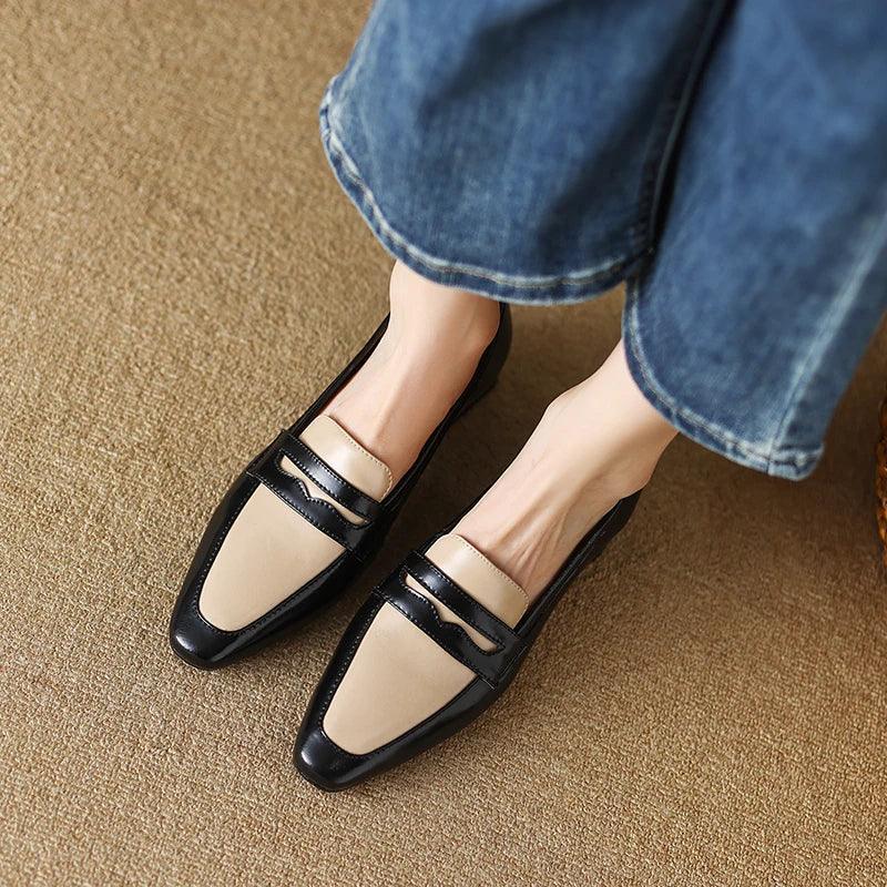 Mocassim de Couro Retrô, Sapato Casual, Moda Confortável, Estilo Vintage, Calçado Feminino, Conforto e Estilo, Roupas Versáteis, Peça Atemporal, Tendência de Moda, Mocassim Feminino, Design Elegante, Mocassim, Mocassim Feminino, Mocassim Feminina, Sapatos Mocassim Feminino, Mocassim Sapato Feminino, Sapato Mocassim, Mocassim Preto, Loja Aiella
