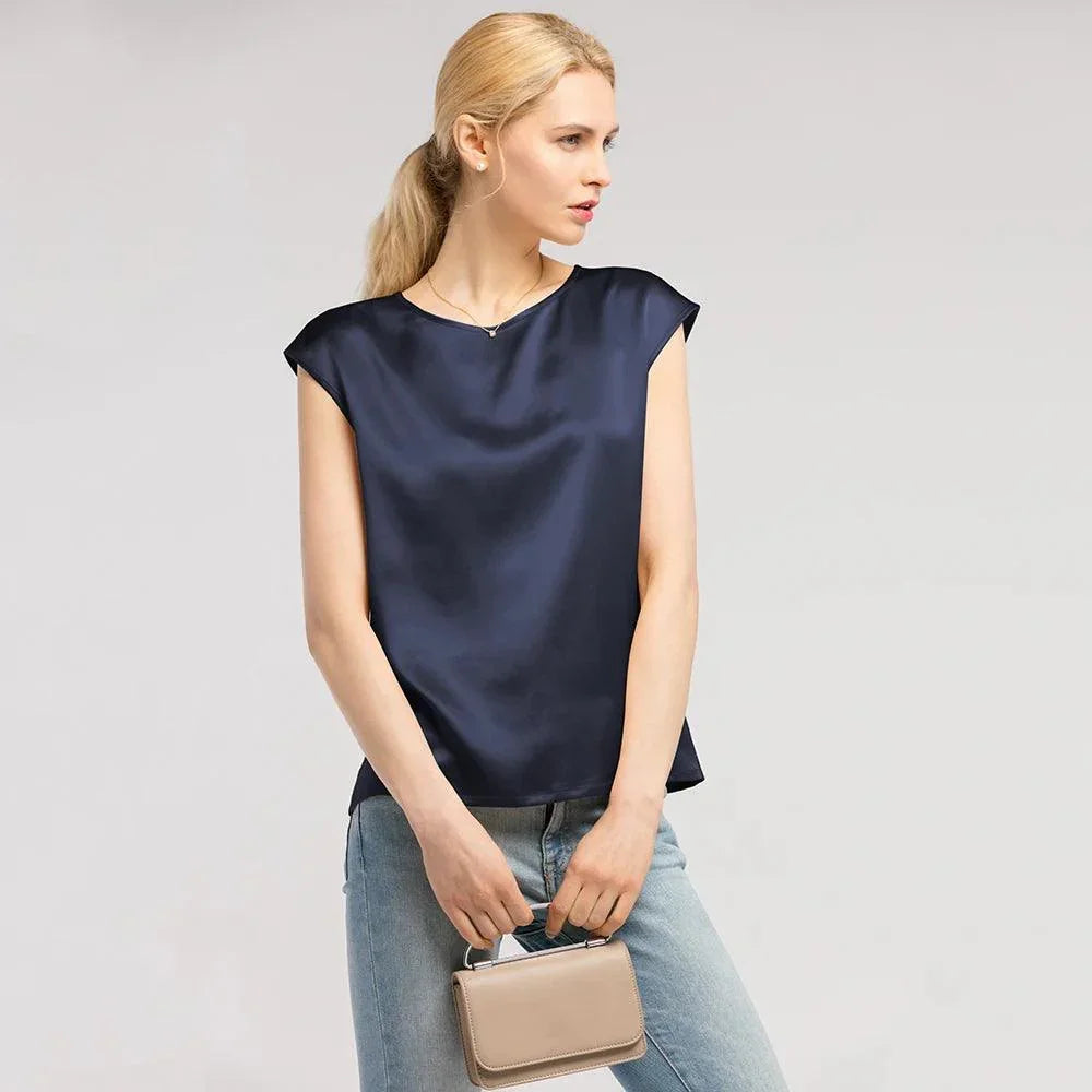Blusa Momme de Seda, Moda Elegante, Estilo Sofisticado, Roupas Femininas, Conforto e Estilo, Peça Atemporal, Tendência de Moda, Blusa de Seda, Look Casual, Design Luxuoso, Aiella