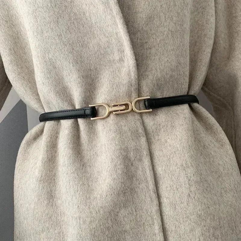 Cinto Ajustável, Cinto com Fivela de Metal Dourada, Cinto Feminino, Acessórios de Moda, Cinto Versátil, Acessórios Elegantes, Moda Feminina, Cinto Estiloso, Cinto, Cinto Feminino, Cinto Feminino de Couro, Cinto Feminino Preto, Cinto Feminino Country, Cinto Feminino Fino, Cinto Feminino Marrom, Loja Aiella