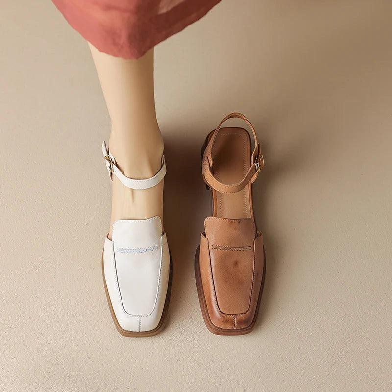 Sandálias de Couro com Fivela, Sapato Casual, Moda Confortável, Estilo Sofisticado, Calçado Feminino, Conforto e Estilo, Roupas Versáteis, Peça Atemporal, Tendência de Moda, Sandália Elegante, Design Chic, Sandália, Sandália Feminina, Sandália Anabela, Rasteira Sandália Plataforma Sandália, Sandália Rasteira, Loja Aiella