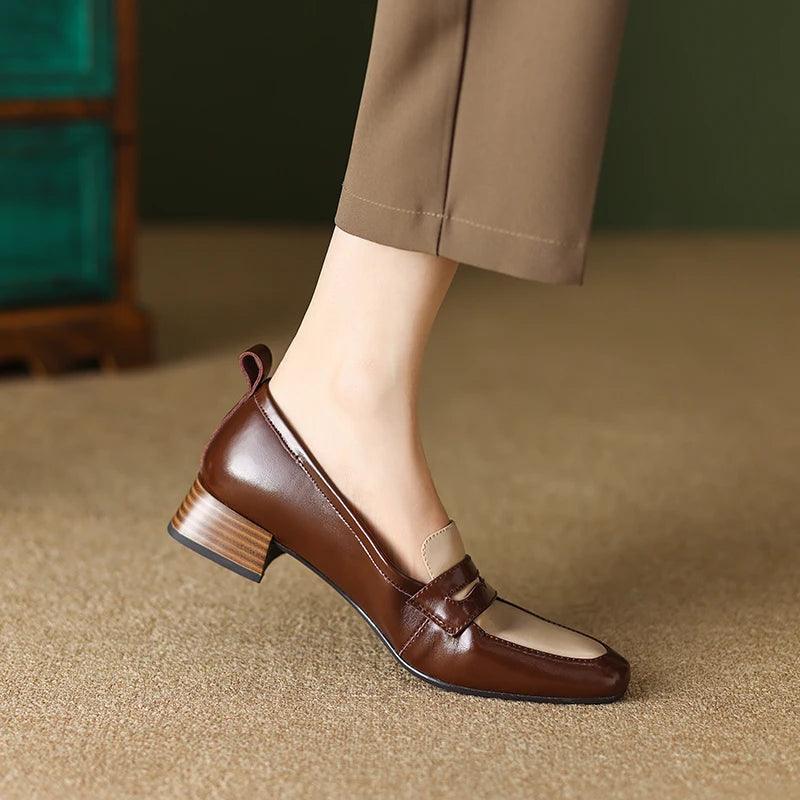 Mocassim de Couro Retrô, Sapato Casual, Moda Confortável, Estilo Vintage, Calçado Feminino, Conforto e Estilo, Roupas Versáteis, Peça Atemporal, Tendência de Moda, Mocassim Feminino, Design Elegante, Mocassim, Mocassim Feminino, Mocassim Feminina, Sapatos Mocassim Feminino, Mocassim Sapato Feminino, Sapato Mocassim, Mocassim Preto, Loja Aiella