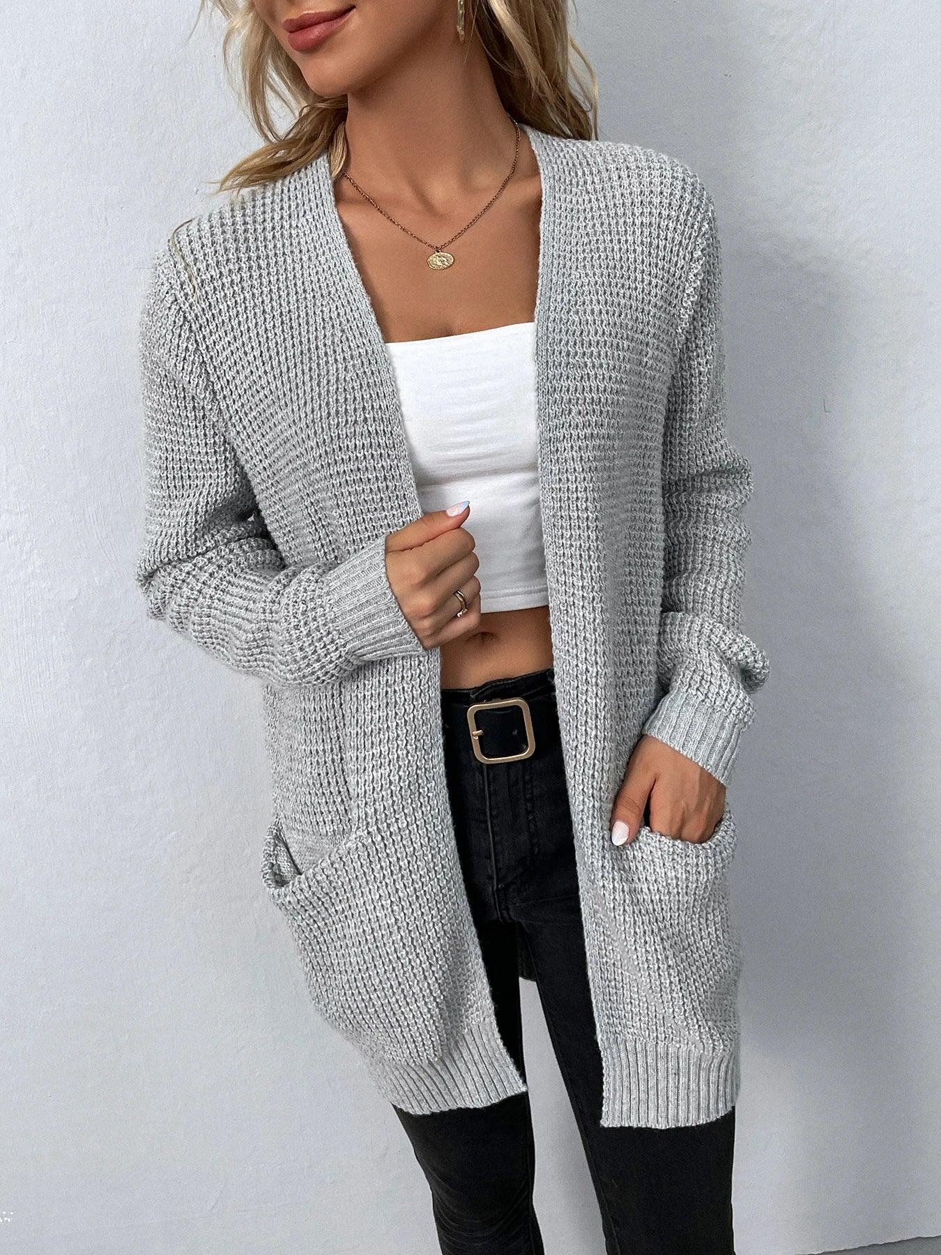 Suéter Feminino Cardigan, Cardigan Feminino, Suéter de Tricô Feminino, Moda Outono 2024, Cardigan Elegante, Suéter Casual, Cardigan Confortável, Suéter Trendy, Moda Feminina, Suéter Feminino Cardigan, Moda Confortável, Estilo Clássico, Cardigan de Lã, Look Sofisticado, Peça Versátil, Roupas de Inverno, Conforto e Estilo, Tendência de Moda, Suéter Elegante, Sueter, Sueter Feminino , Sueter Preto, Suéter Feminino, Suéter Feminino Preto, Suéter Feminino Tricot, Suéter Feminino em Tricô, Loja Aiella