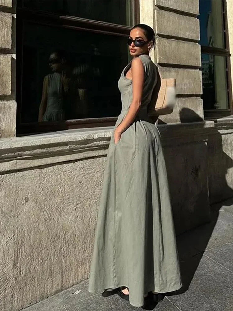 Vestido Longo com Zíper Gola Redonda, Moda Elegante, Estilo Sofisticado, Look Clássico, Vestido Versátil, Roupas para Todas as Ocasiões, Conforto e Estilo, Design Moderno, Peça Chic, Tendência de Moda, Vestidos, Vestidos de Noiva, Vestidos de Festa, Vestidos Longos, Vestidos Midi, Vestidos Farm, Vestidos Feminino, Loja Aiella