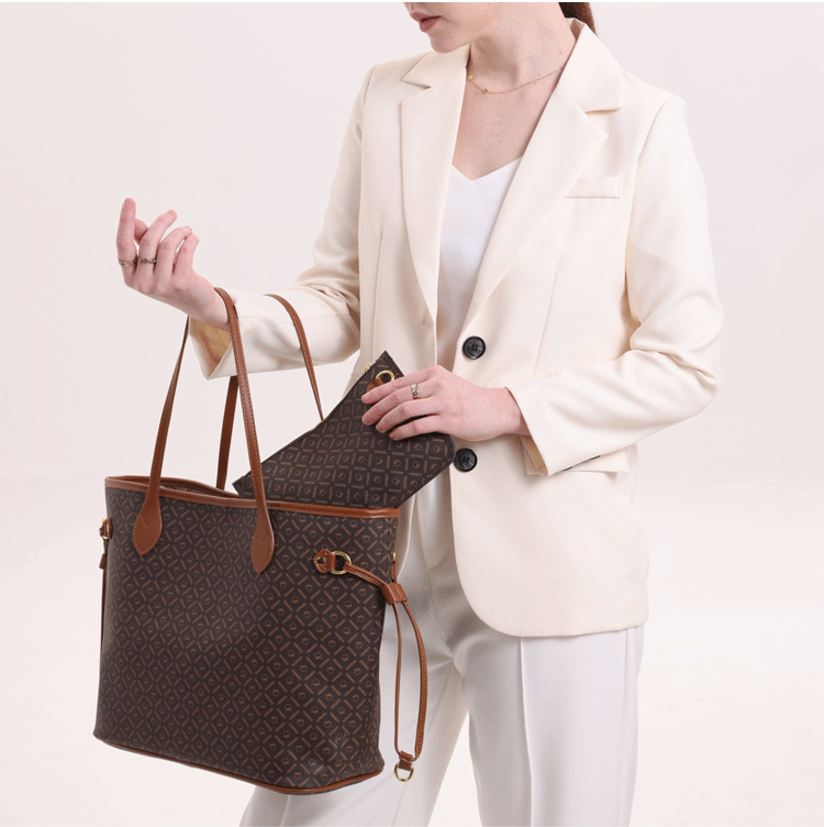 Bolsa Ombro de Couro, Acessórios de Moda, Estilo Elegante, Bolsa de Couro Sofisticada, Look Clássico, Conforto e Praticidade, Moda Atemporal, Peça Versátil, Tendência de Acessórios, Design de Qualidade, Aiella