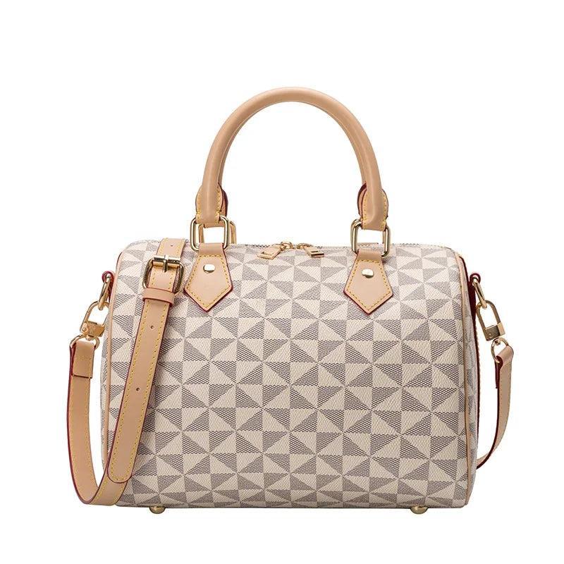 Bolsa De Couro Xadrez, Estilo Retrô, Elegância, Moda Feminina, Acessório Clássico, Durabilidade, Bolsa de Couro Xadrez com Alça, Bolsa de Couro Xadrez Vintage, Acessórios Elegantes, Estilo Retro, Look Sofisticado, Moda Vintage, Peça Atemporal, Conforto e Praticidade, Design Único, Tendência de Acessórios, Bolsa Fashion, Aiella