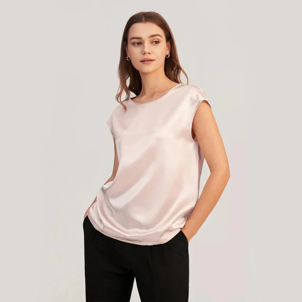 Blusa Momme de Seda, Moda Elegante, Estilo Sofisticado, Roupas Femininas, Conforto e Estilo, Peça Atemporal, Tendência de Moda, Blusa de Seda, Look Casual, Design Luxuoso, Aiella