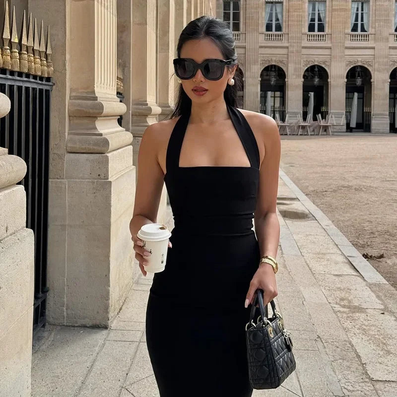 Vestido Preto Longo Frente Única, Moda Elegante, Roupas de Festa, Look Sofisticado, Estilo Atemporal, Vestido Versátil, Peça Clássica, Conforto e Estilo, Vestido para Ocasiões Especiais, Tendência de Moda, Vestidos, Vestidos de Noiva, Vestidos de Festa, Vestidos Longos, Vestidos Midi, Vestidos Farm, Vestidos Feminino, Loja Aiella