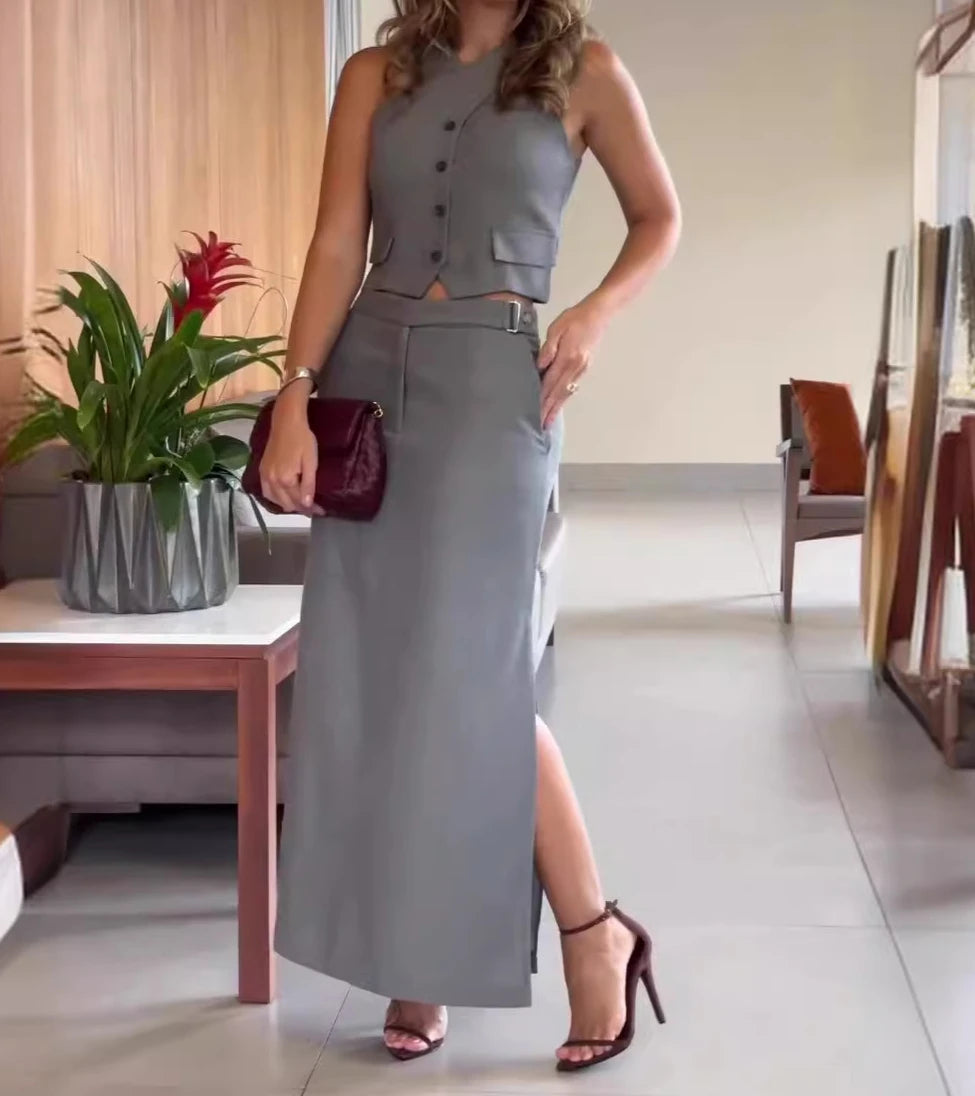 Descubra o Conjunto Elegante de Verão com camisola regata e saia alta. Estilo e conforto para dias quentes. Compre agora, Conjunto, Conjunto Alfaiataria Feminino, Conjunto Feminino, Conjunto Feminino Social, Conjunto Feminino Blusa e Short, Conjunto Feminino Calça e Blusa, Loja Aiella
