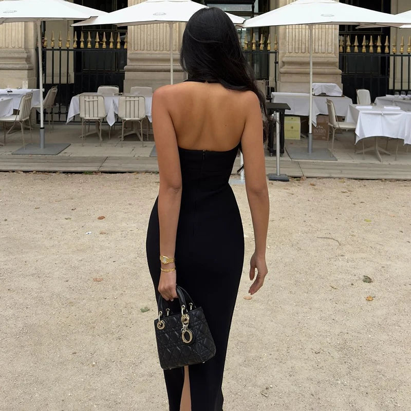 Vestido Preto Longo Frente Única, Moda Elegante, Roupas de Festa, Look Sofisticado, Estilo Atemporal, Vestido Versátil, Peça Clássica, Conforto e Estilo, Vestido para Ocasiões Especiais, Tendência de Moda, Vestidos, Vestidos de Noiva, Vestidos de Festa, Vestidos Longos, Vestidos Midi, Vestidos Farm, Vestidos Feminino, Loja Aiella