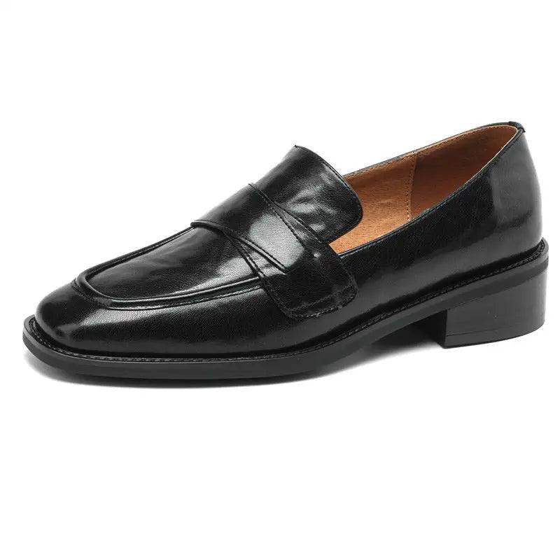 Mocassim com Detalhes Cruzados, Sapato Casual, Moda Confortável, Estilo Sofisticado, Calçado Feminino, Conforto e Estilo, Roupas Versáteis, Peça Atemporal, Tendência de Moda, Mocassim Feminino, Design Elegante, Mocassim, Mocassim Feminino, Mocassim Feminina, Sapatos Mocassim Feminino, Mocassim Sapato Feminino, Sapato Mocassim, Mocassim Preto, Loja Aiella