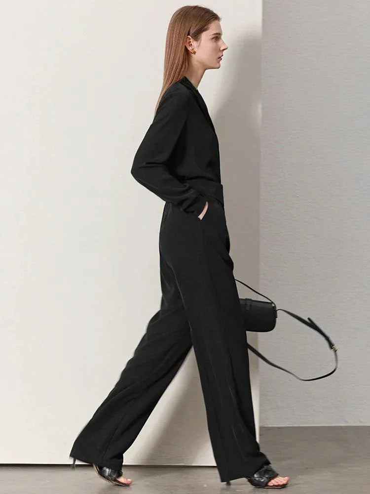 Calça Feminina, Calça Casual Minimalista, Moda Confortável, Estilo Sofisticado, Look Casual, Roupas Versáteis, Conforto e Estilo, Peça Atemporal, Tendência de Moda, Calça Feminina, Design Simples, Aiella