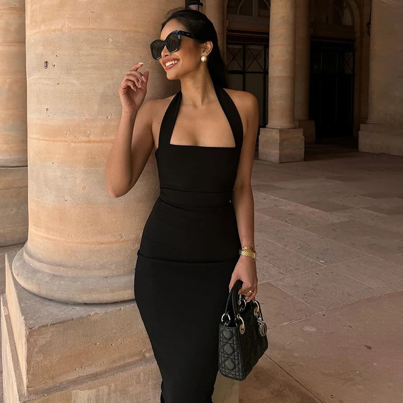 Vestido Preto Longo Frente Única, Moda Elegante, Roupas de Festa, Look Sofisticado, Estilo Atemporal, Vestido Versátil, Peça Clássica, Conforto e Estilo, Vestido para Ocasiões Especiais, Tendência de Moda, Vestidos, Vestidos de Noiva, Vestidos de Festa, Vestidos Longos, Vestidos Midi, Vestidos Farm, Vestidos Feminino, Loja Aiella