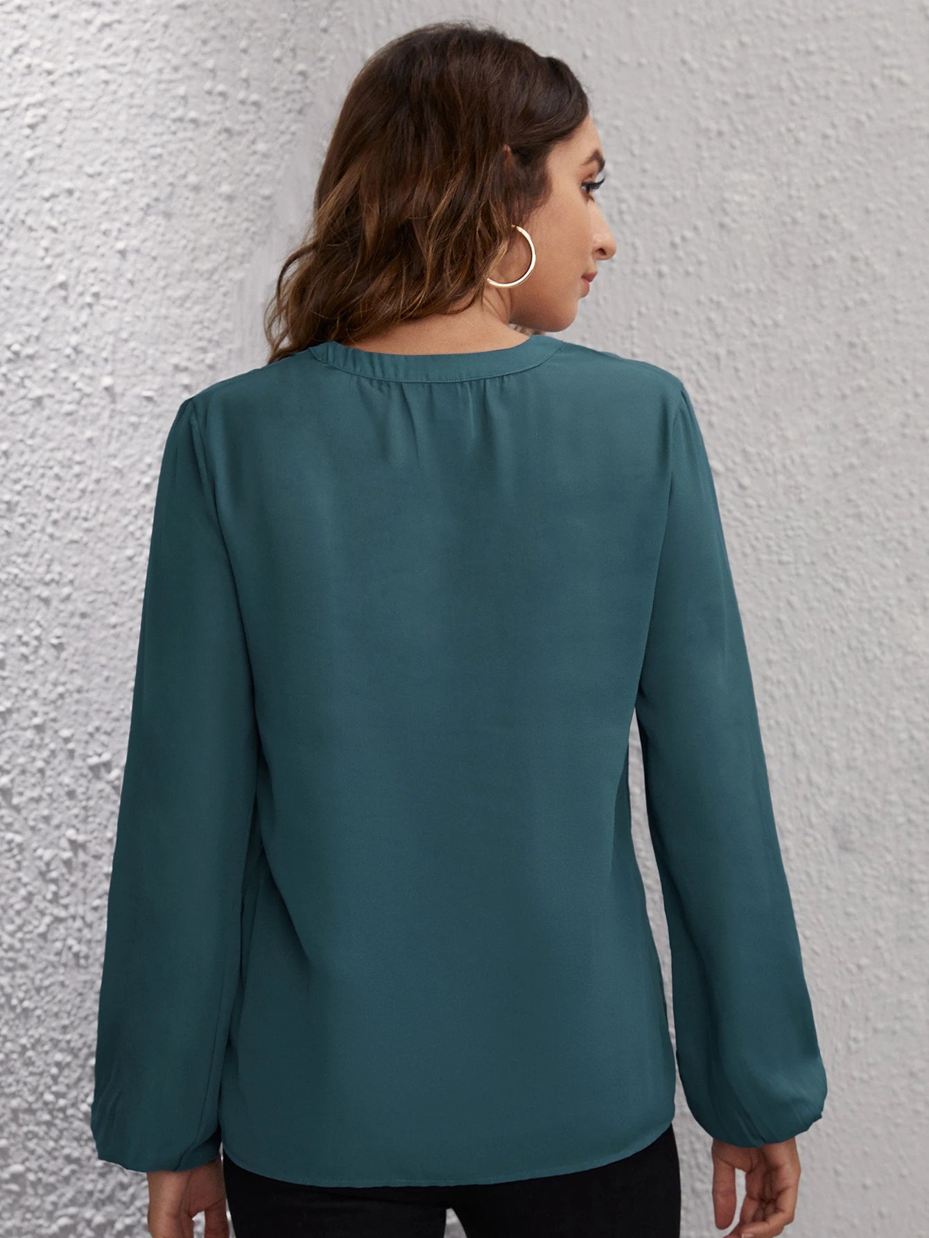 Blusa Feminina Manga Longa, Blusa Gola em V, Moda Feminina, Estilo Casual, Roupas Elegantes, Conforto e Estilo, Tendência de Moda, Look do Dia, Peças Versáteis, Outono Inverno, Aiella