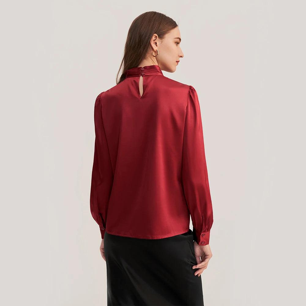 Blusa Seda, Blusa Retrô Gola Alta, Moda Vintage, Estilo Sofisticado, Look Clássico, Roupas Elegantes, Conforto e Estilo, Peça Atemporal, Tendência de Moda, Blusa Feminina, Gola Alta, Camisa de Seda,
Loja Aiella