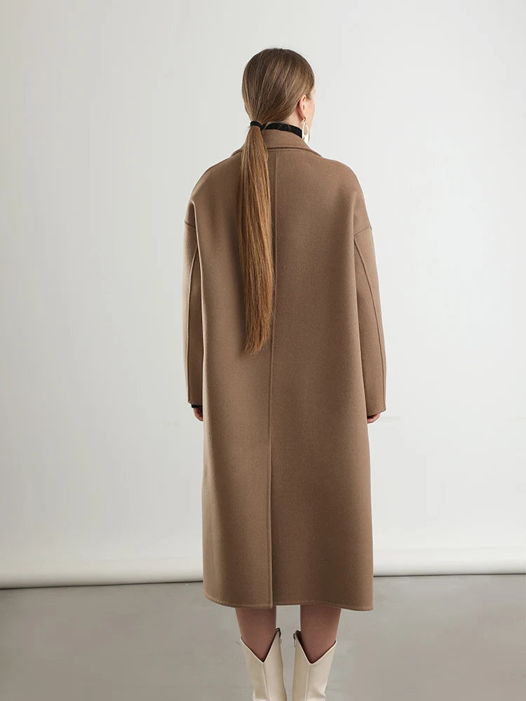 Casaco Lã Sobretudo Camada Dupla, Moda Inverno, Estilo Sofisticado, Conforto e Elegância, Roupas de Lã, Look Clássico, Peça Atemporal, Casaco Quente, Tendência de Moda, Sobretudo Feminino, Casaco, Casaco Feminino, Casaco Feminino Para Inverno, Casaco Feminino Para o Inverno, Casaco Feminino de Frio, Casaco Feminino de La, Casaco Feminino de Inverno, Loja Aiella