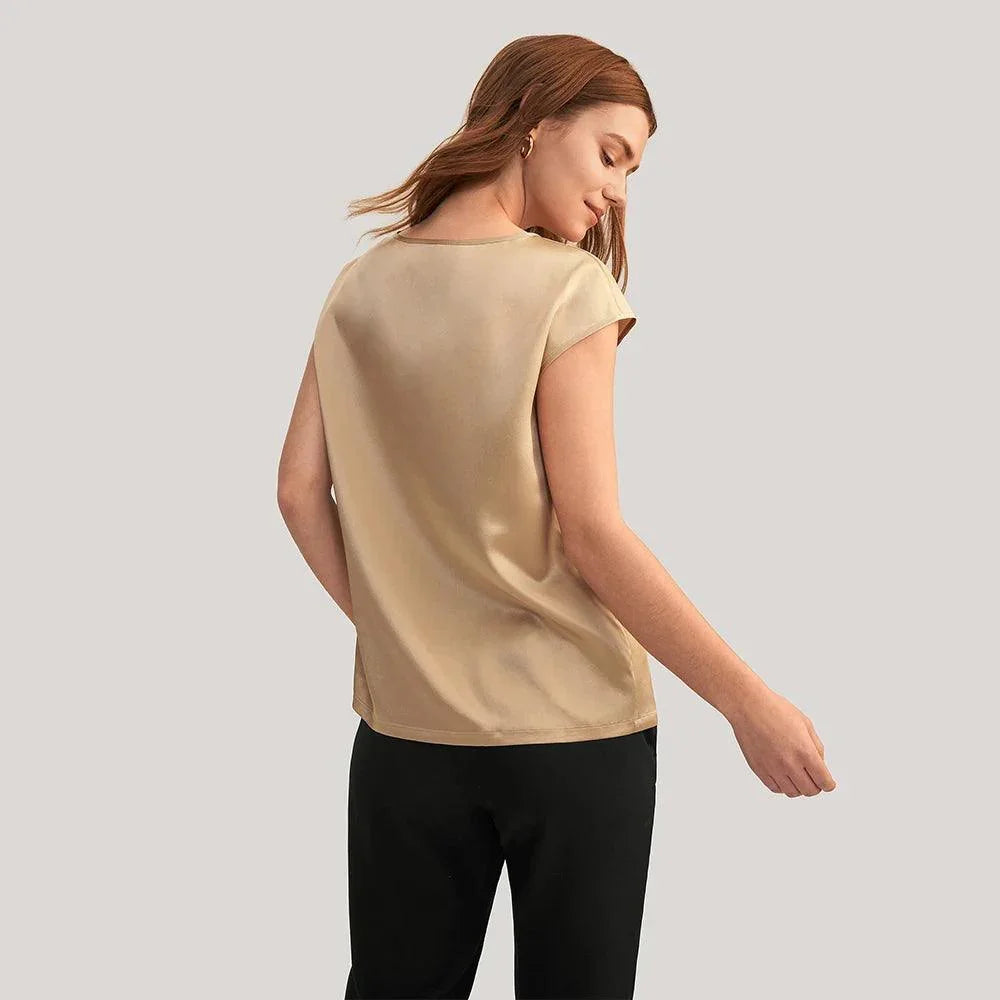 Blusa Momme de Seda, Moda Elegante, Estilo Sofisticado, Roupas Femininas, Conforto e Estilo, Peça Atemporal, Tendência de Moda, Blusa de Seda, Look Casual, Design Luxuoso, Aiella