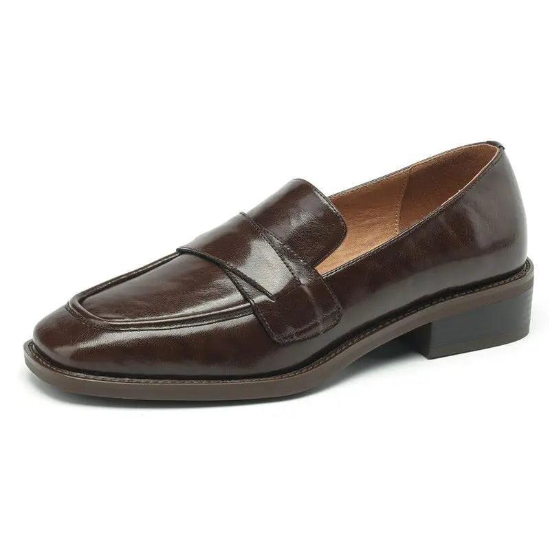 Mocassim com Detalhes Cruzados, Sapato Casual, Moda Confortável, Estilo Sofisticado, Calçado Feminino, Conforto e Estilo, Roupas Versáteis, Peça Atemporal, Tendência de Moda, Mocassim Feminino, Design Elegante, Mocassim, Mocassim Feminino, Mocassim Feminina, Sapatos Mocassim Feminino, Mocassim Sapato Feminino, Sapato Mocassim, Mocassim Preto, Loja Aiella