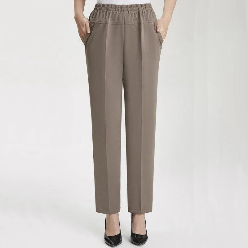 Calça Feminina, Calça Social, Calça Reta Feminina, Calça Cintura Alta, Moda Confortável, Estilo Sofisticado, Look Clássico, Roupas Femininas, Conforto e Estilo, Peça Atemporal, Tendência de Moda, Calça Feminina Plus Size, Cintura Alta Feminina, Loja Aiella